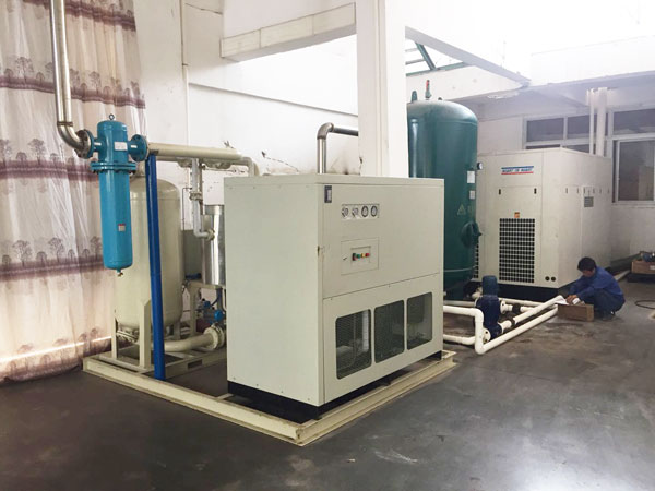 吉首市某企業(yè)安裝卡爾特空壓機(jī)